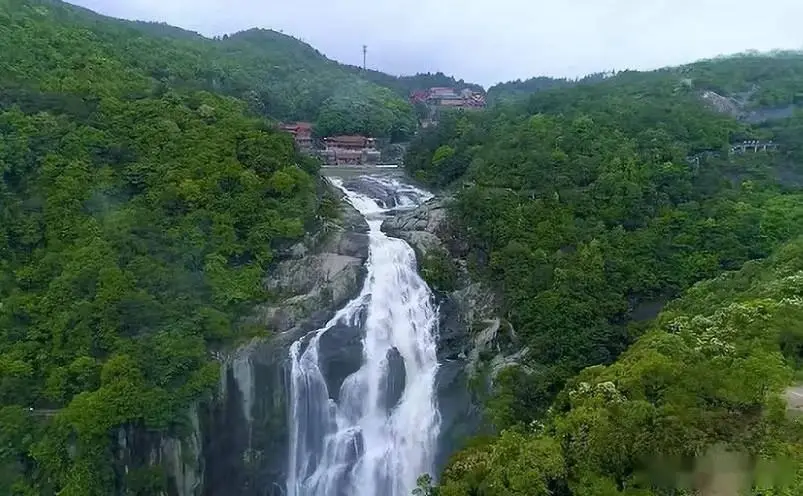 莆田菜溪岩旅游攻略_莆田九鲤湖景点介绍_九鲤湖旅游攻略