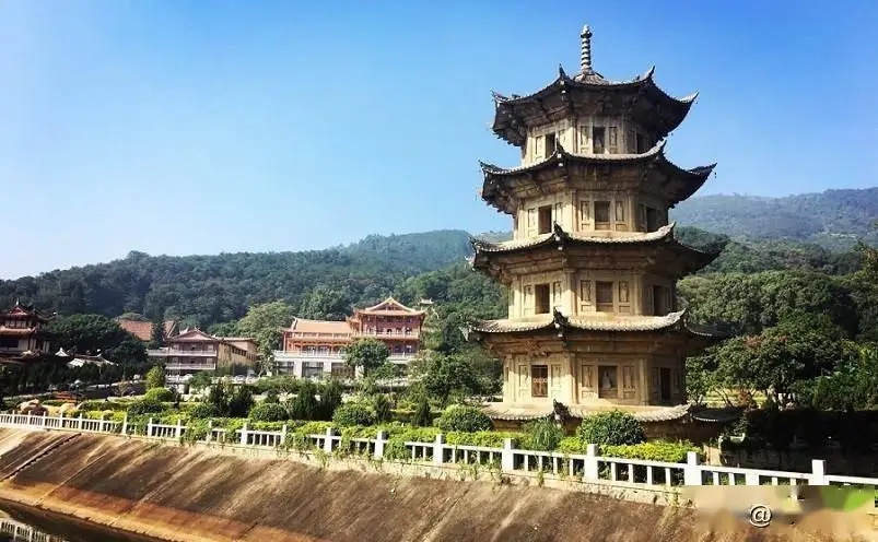 九鲤湖旅游攻略_莆田菜溪岩旅游攻略_莆田九鲤湖景点介绍