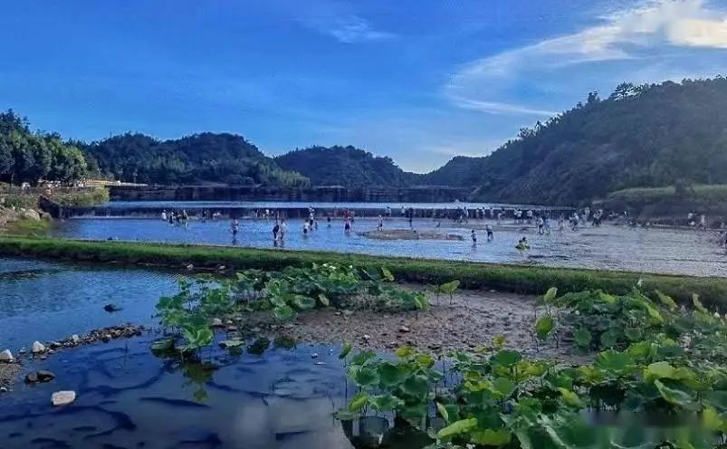 莆田九鲤湖景点介绍_莆田菜溪岩旅游攻略_九鲤湖旅游攻略