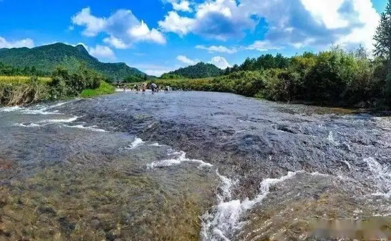 莆田九鲤湖景点介绍_莆田菜溪岩旅游攻略_九鲤湖旅游攻略