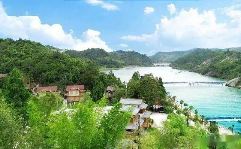 九鲤湖旅游攻略_莆田九鲤湖景点介绍_莆田菜溪岩旅游攻略