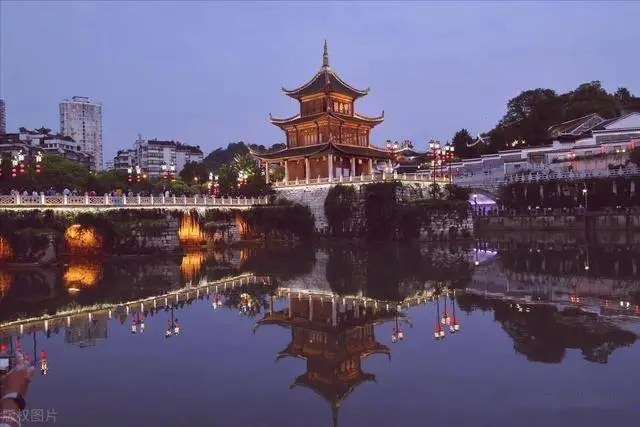 贵阳特色美食文化_贵阳到长隆旅游攻略_贵阳山水风光