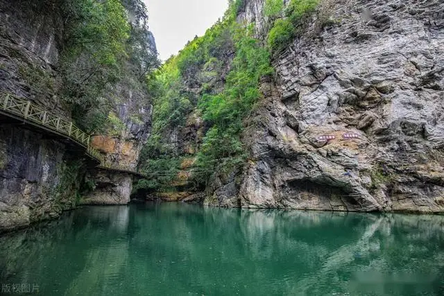 贵阳山水风光_贵阳到长隆旅游攻略_贵阳特色美食文化