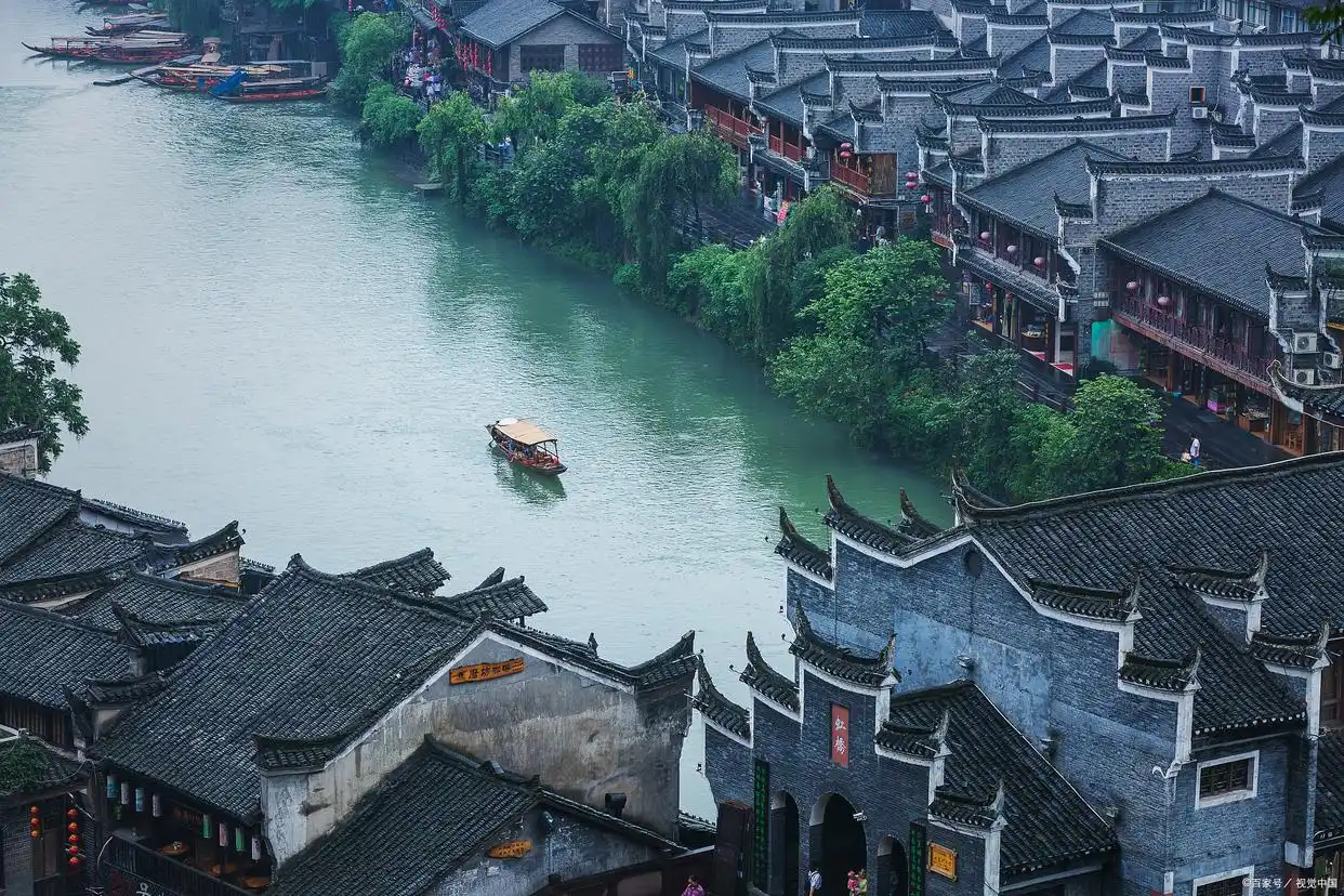 凤凰古城深度旅游攻略_春节湖南凤凰旅游攻略_湘西风情与时光慢旅