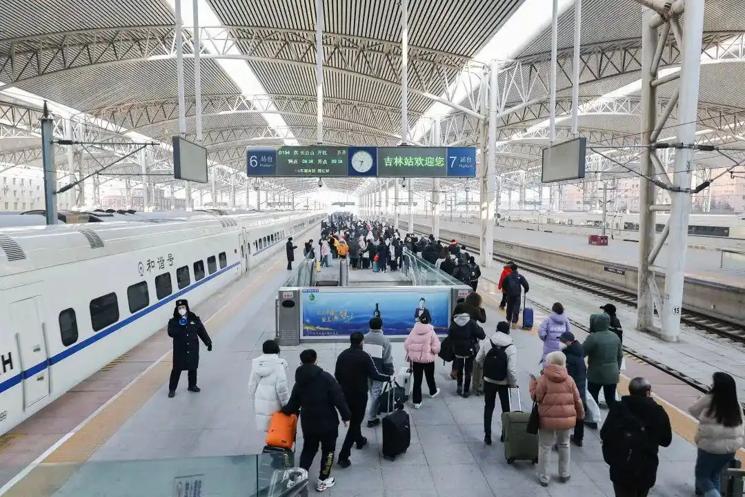 吉林雾凇观赏攻略_阿什哈达雾凇景观_吉林市雾凇岛旅游攻略