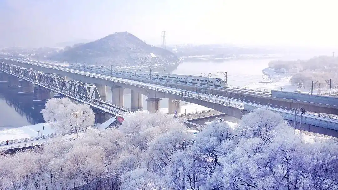 阿什哈达雾凇景观_吉林雾凇观赏攻略_吉林市雾凇岛旅游攻略