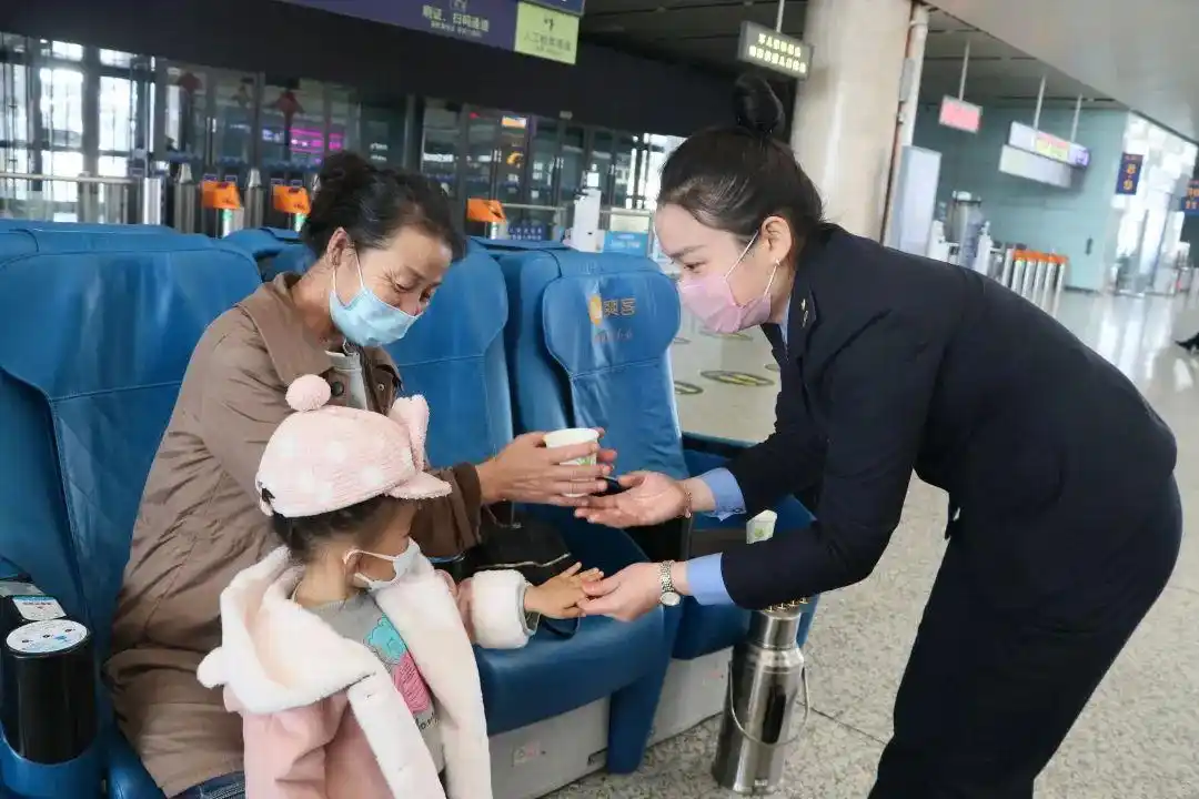吉林雾凇观赏攻略_阿什哈达雾凇景观_吉林市雾凇岛旅游攻略