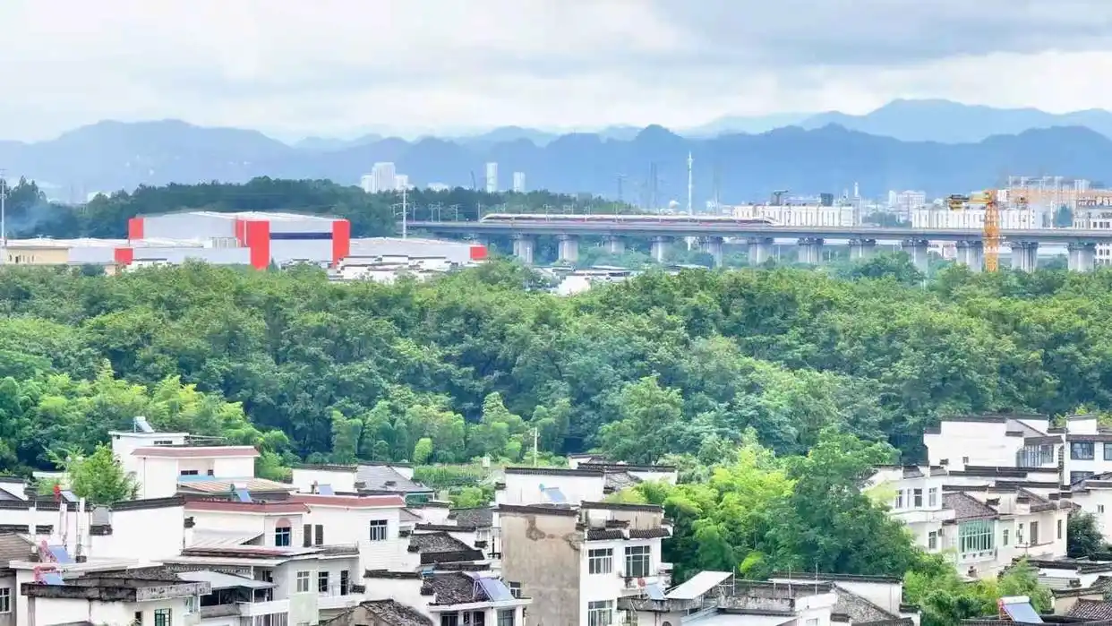 合福高铁旅游攻略3天_高铁经济重塑文旅版图_合福高铁十年发展