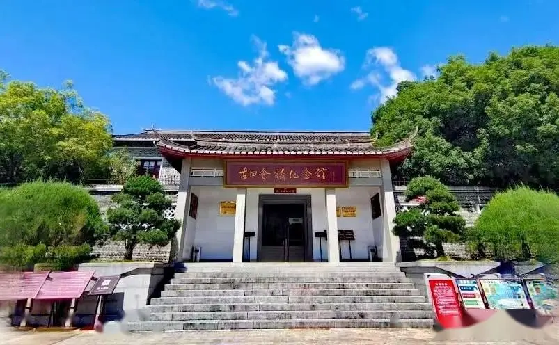 龙岩旅游攻略自驾_龙岩十大必玩景点_冠豸山旅游攻略