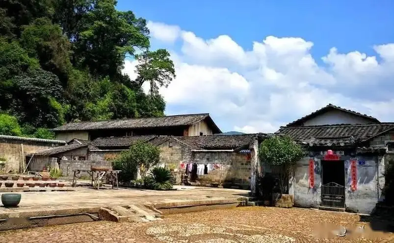 龙岩十大必玩景点_龙岩旅游攻略自驾_冠豸山旅游攻略