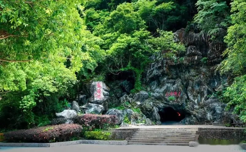龙岩十大必玩景点_龙岩旅游攻略自驾_冠豸山旅游攻略
