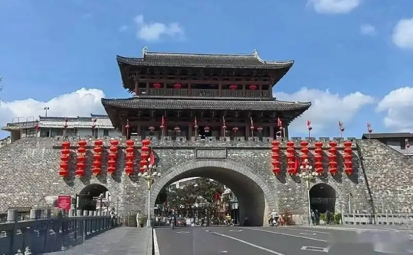 龙岩旅游攻略自驾_龙岩十大必玩景点_冠豸山旅游攻略