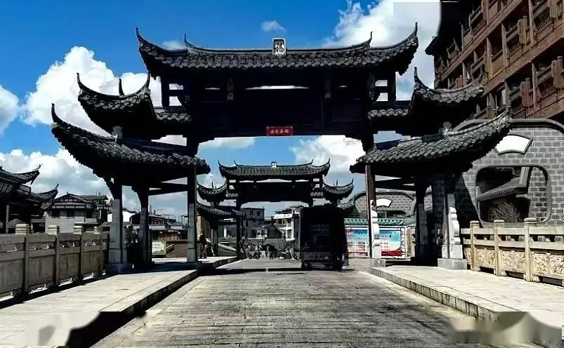 龙岩十大必玩景点_冠豸山旅游攻略_龙岩旅游攻略自驾