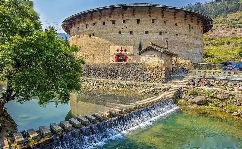 龙岩十大必玩景点_冠豸山旅游攻略_龙岩旅游攻略自驾
