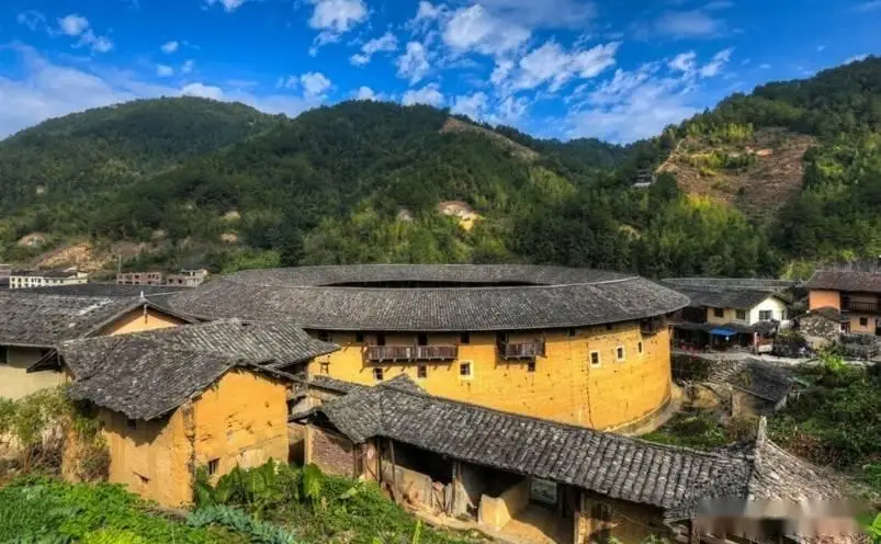 龙岩旅游攻略自驾_龙岩十大必玩景点_冠豸山旅游攻略