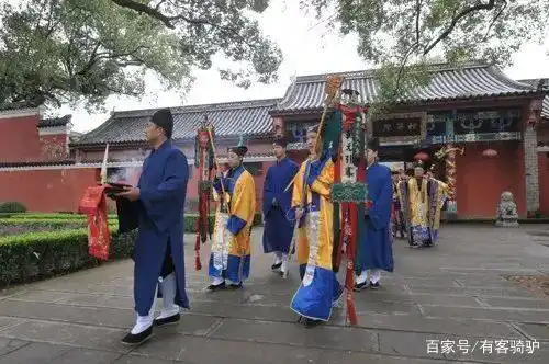 龙虎山风景名胜区_江西龙虎山旅游攻略_江西龙虎山风景区旅游攻略