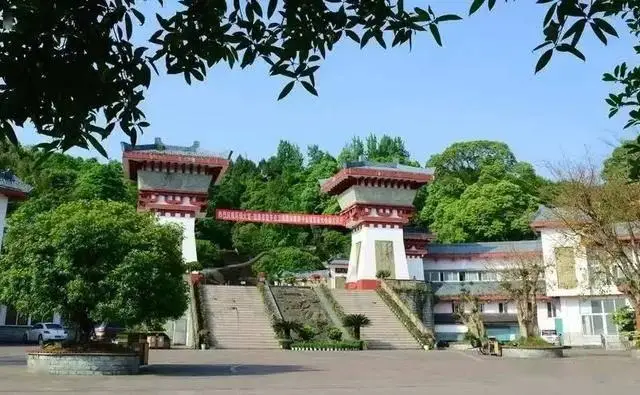 绵阳十大必玩景点_绵阳10月旅游攻略_窦圌山旅游攻略