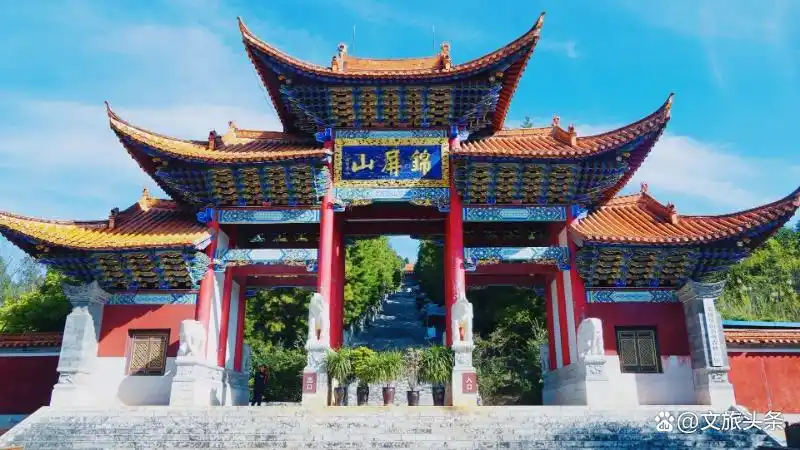 弥勒深度游攻略_弥勒旅游攻略必去景点_东风韵艺术小镇玻璃桥
