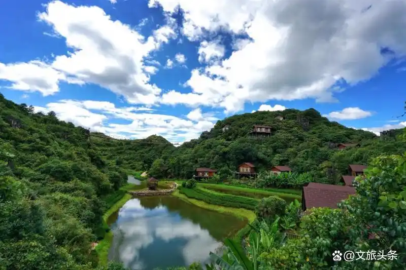 弥勒旅游攻略必去景点_弥勒深度游攻略_东风韵艺术小镇玻璃桥