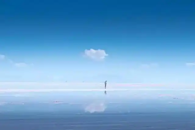 玻利维亚天空之镜旅游攻略_乌尤尼天空之镜_安第斯山脉玻利维亚旅游
