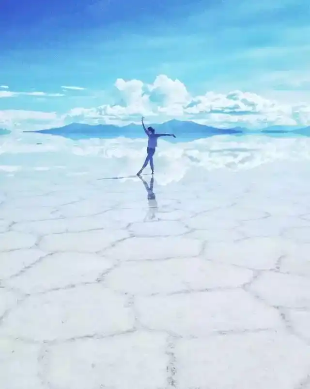 玻利维亚天空之镜旅游攻略_乌尤尼天空之镜_安第斯山脉玻利维亚旅游