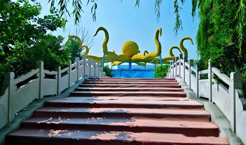 泰安十大景观地标_泰安旅游攻略必玩的景点_泰山日出观测点