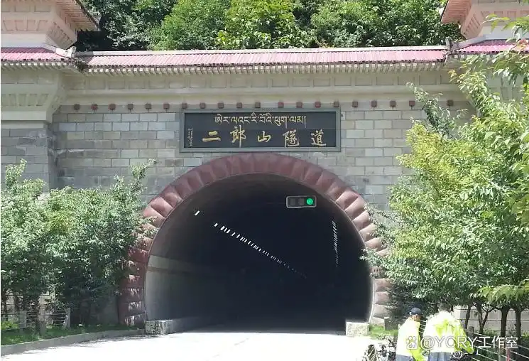 川藏线自驾游_成都到新都桥旅游攻略_稻城亚丁旅游攻略