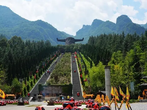 合肥到神农架旅游攻略_神农架景区联票_神农架旅游攻略