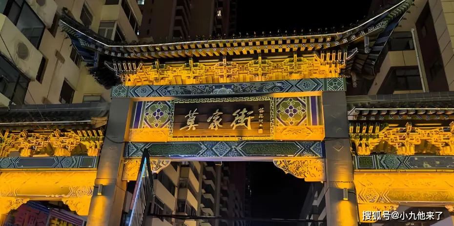 西宁旅游攻略三天_西宁旅游攻略_塔尔寺壁画青海湖