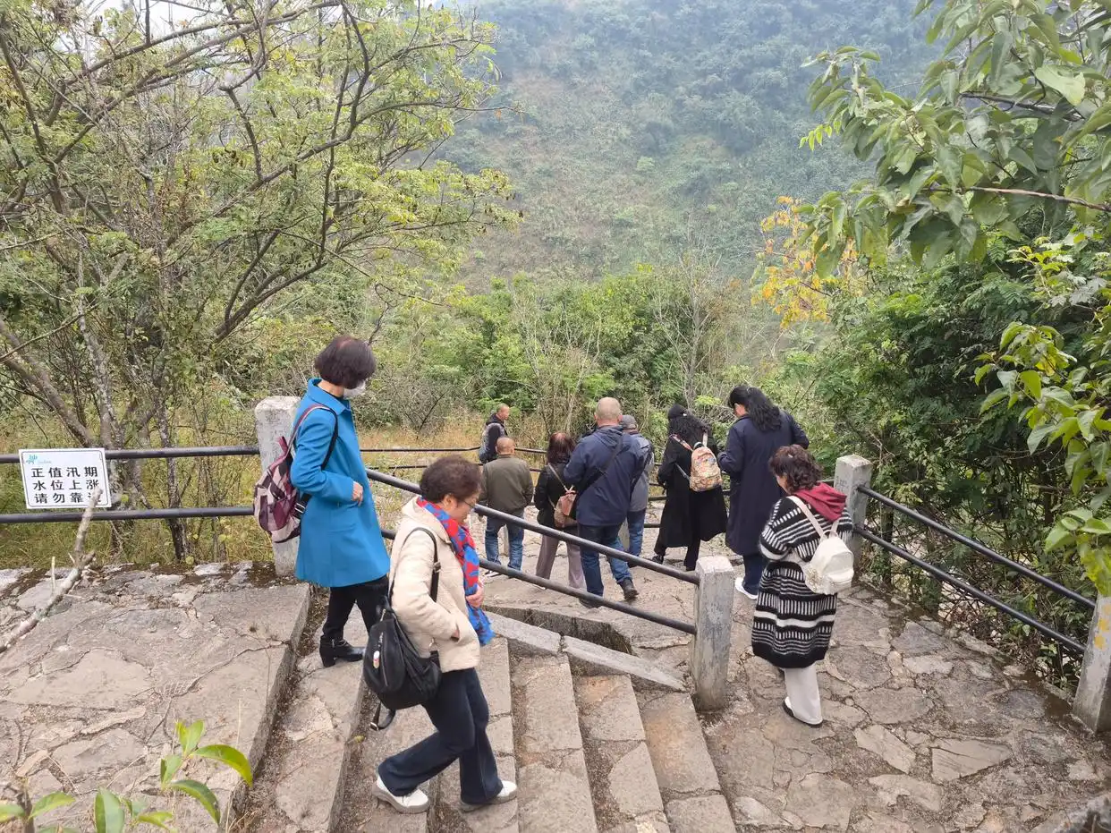 罗平九龙瀑布群_罗平九龙瀑布旅游攻略_彝族年川滇自驾游