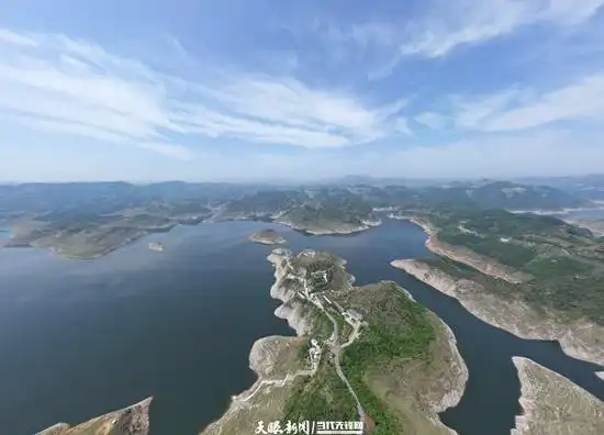 贵州支嘎阿鲁湖露营好地方_支嘎阿鲁湖旅游攻略_贵州旅游特色景点推荐