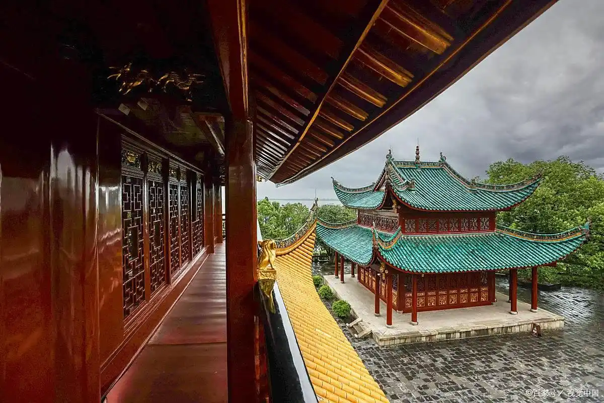 峨眉山一日游精华路线_峨眉山旅游攻略一天价格_雷洞坪至金顶游览攻略